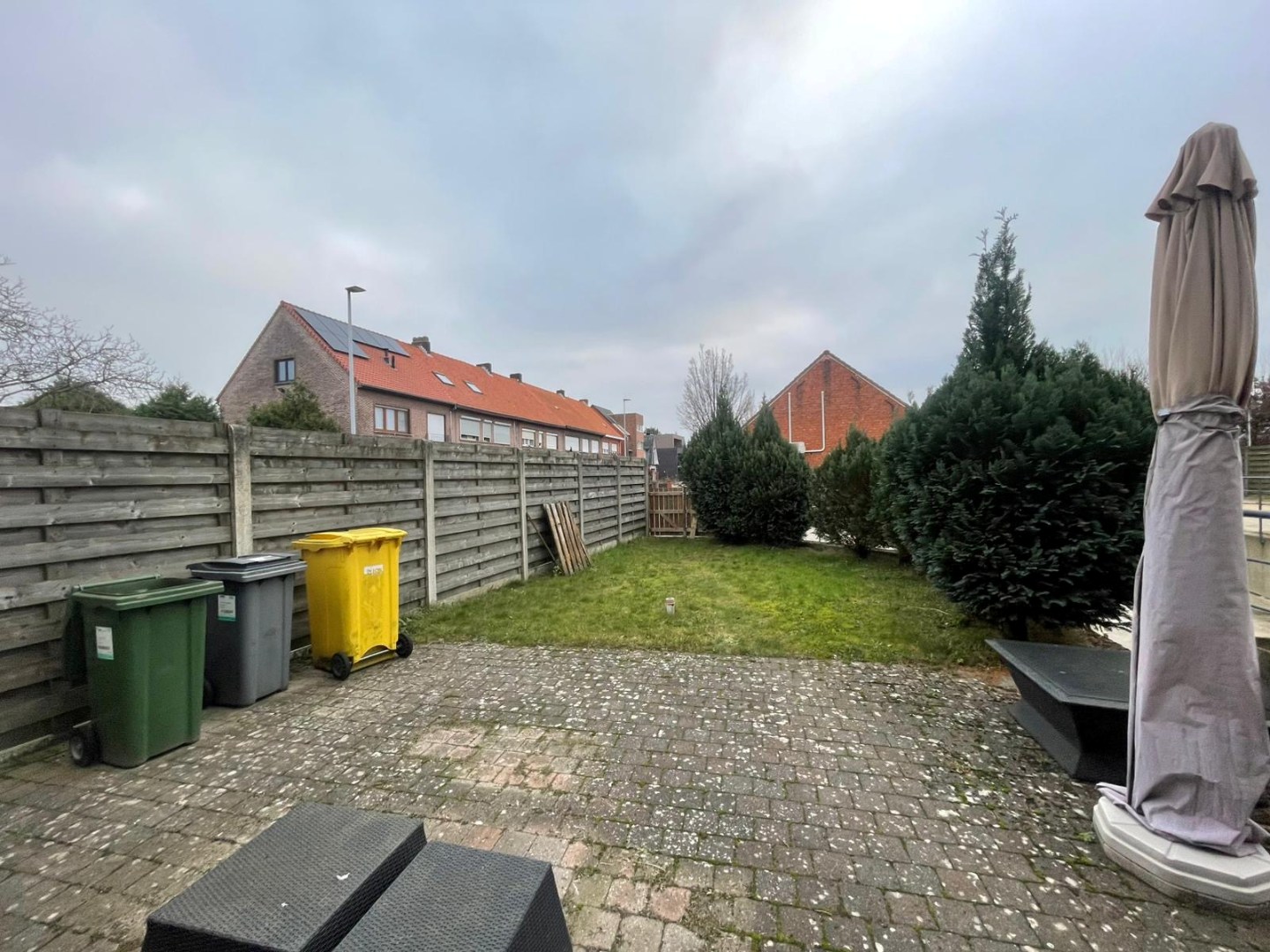 Gelijkvloersappartement te huur met twee slaapkamers en gezellig tuintje te Geel! 