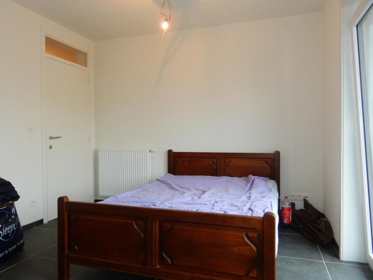 Vernieuwd appartement met 2 slaapkamers 