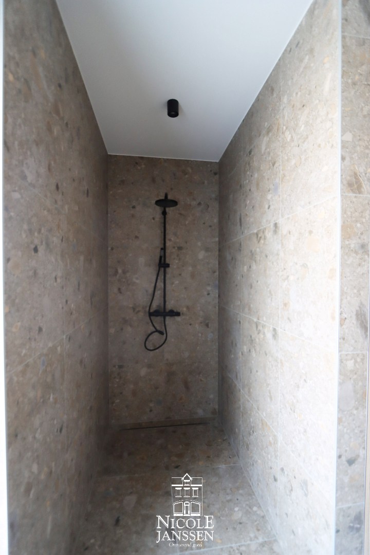 Penthouse met twee autostandplaatsen 