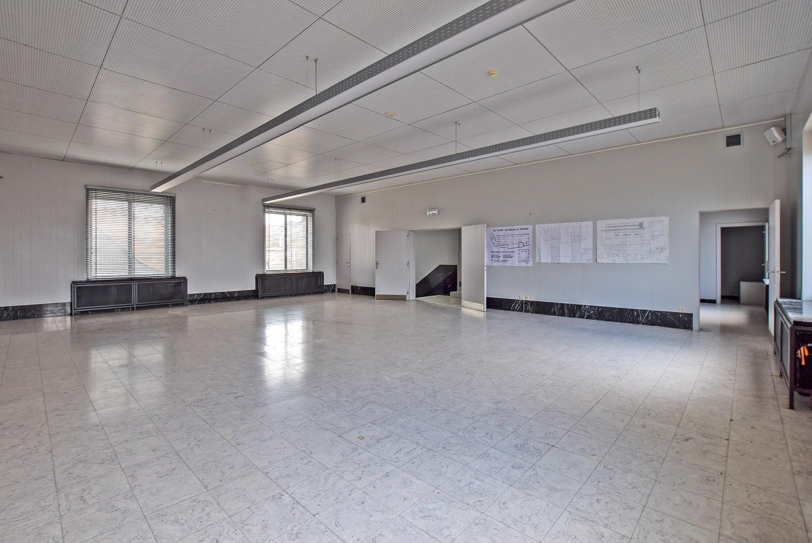 UNIEK ONTWIKKELINGSPROJECT IN HARTJE VEURNE - VOORMALIG BANKGEBOUW. 