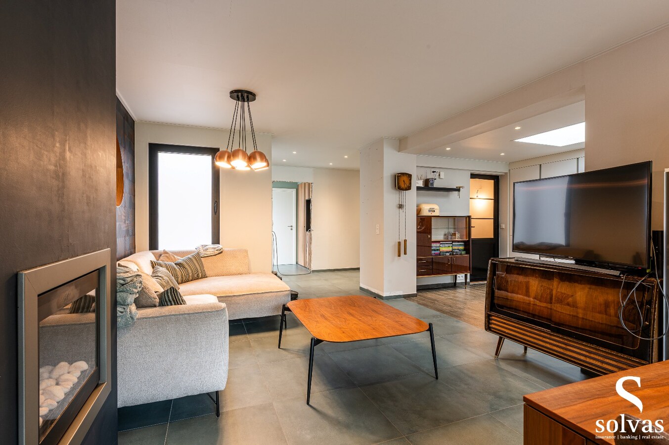 Halfopen gezinswoning met 4 slaapkamers, garage en zonnepanelen – Eeklo 