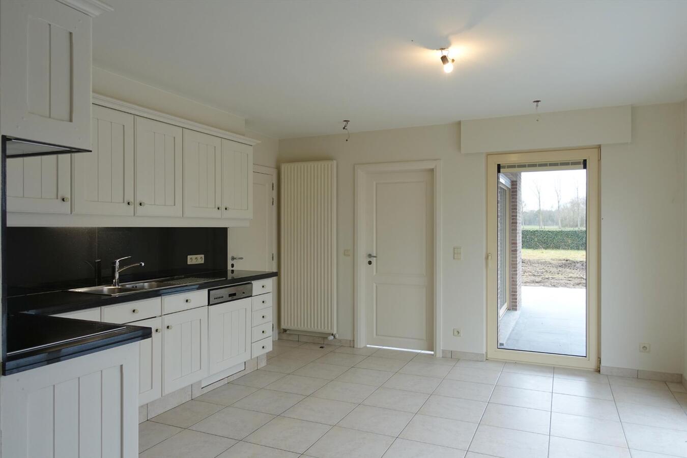 Zeer ruime villa gelegen te Bekegem 