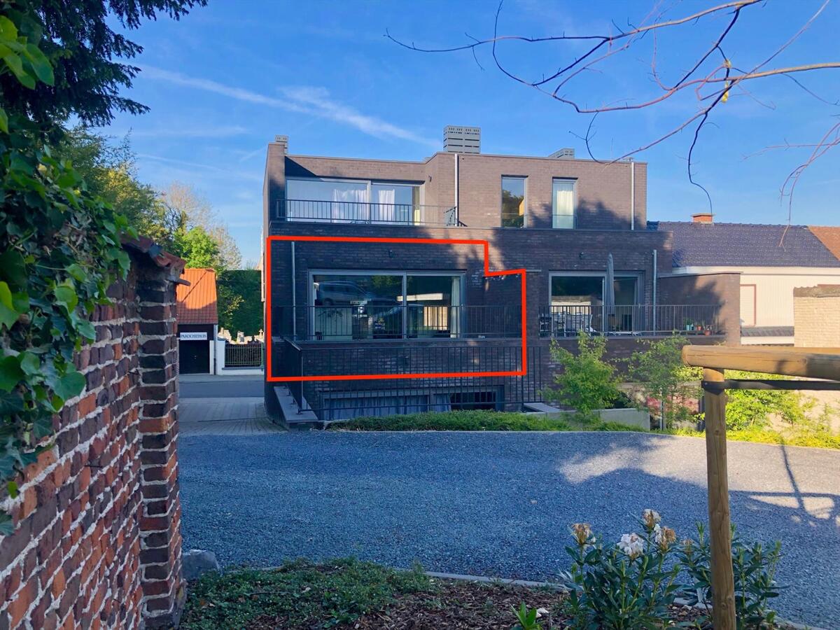 Tof appartement (residentie ‘De Hermannen’), vlakbij centrum Oudenaarde en nabij N60. 