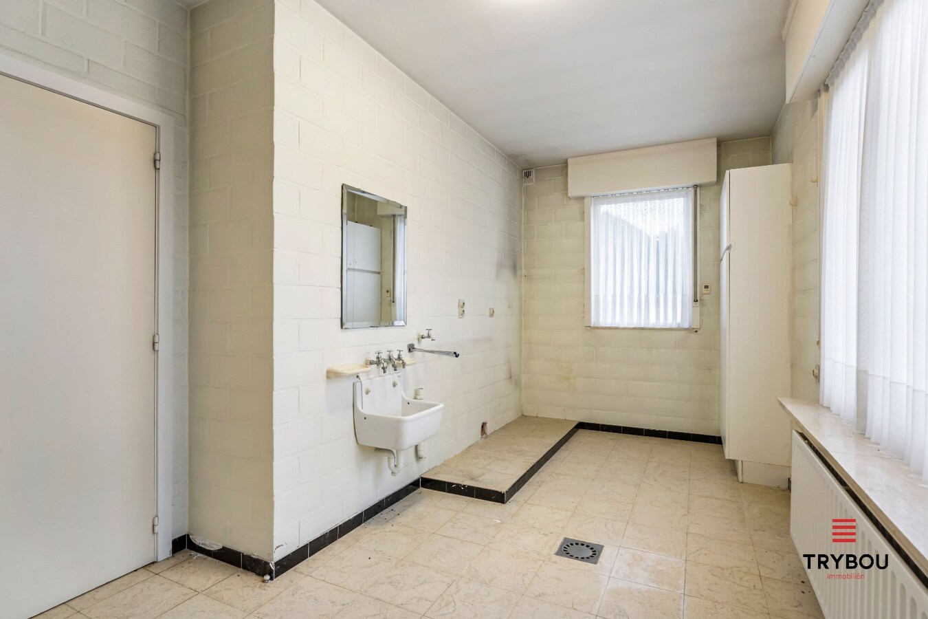 Statige, alleenstaande woning met rustige ligging te Ieper (Boezinge) 