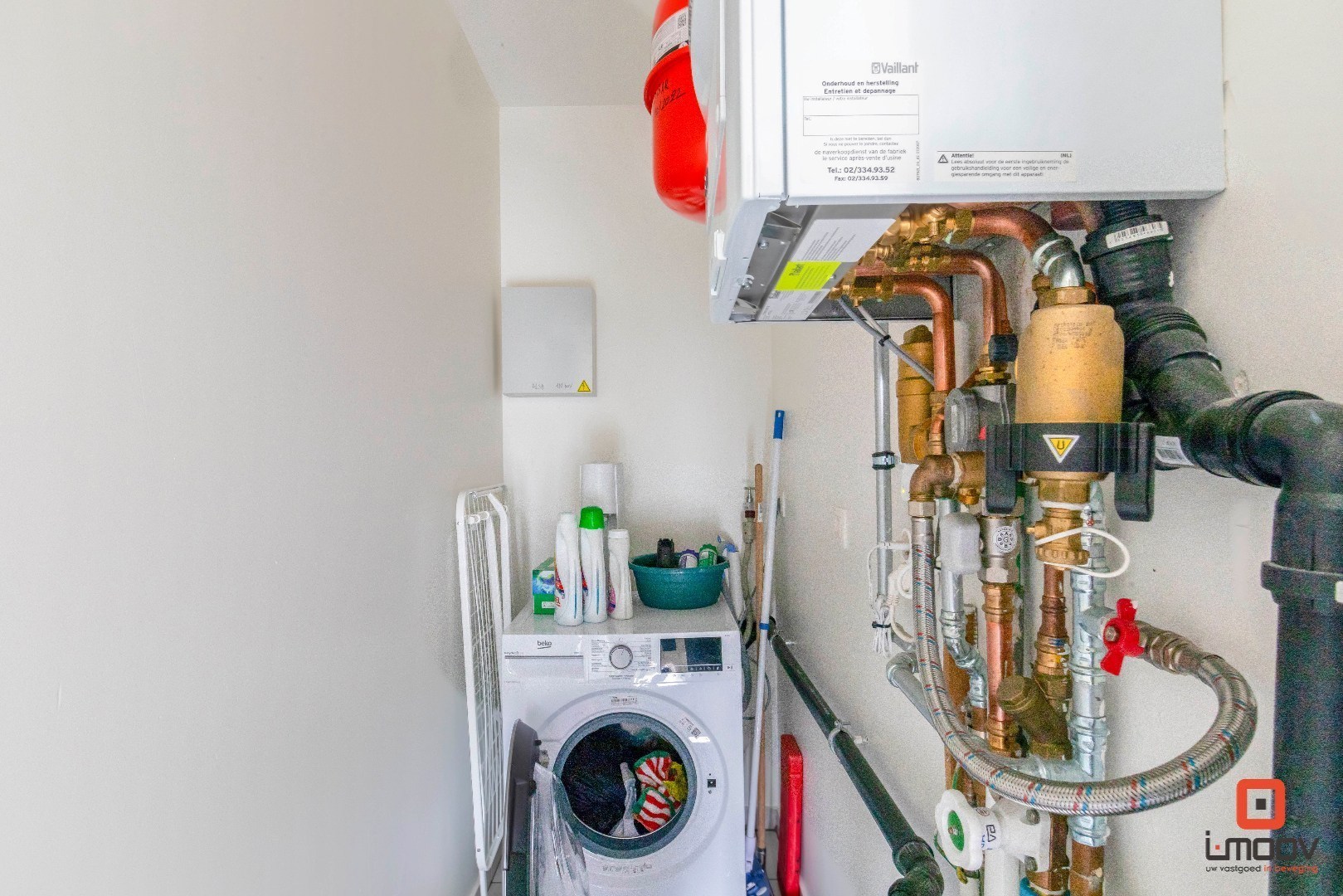 Lichtrijk tweeslaapkamer appartement met uniek waterzicht op Coupure Rechts 