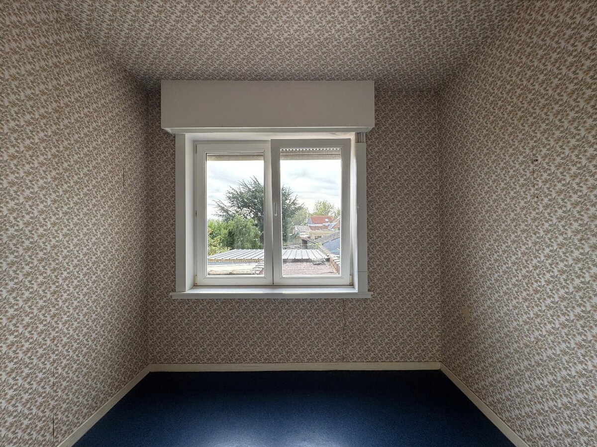Te renoveren halfopen bebouwing met bijzonder veel potentieel in rustige verkavelingswijk 