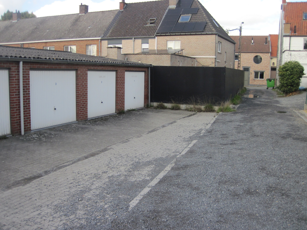 Garage in de onmiddellijke nabijheid van de Markt. 