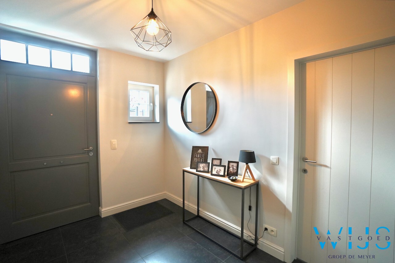 Prachtige recente woning in een zeer rustige wijk te Ertvelde ! 