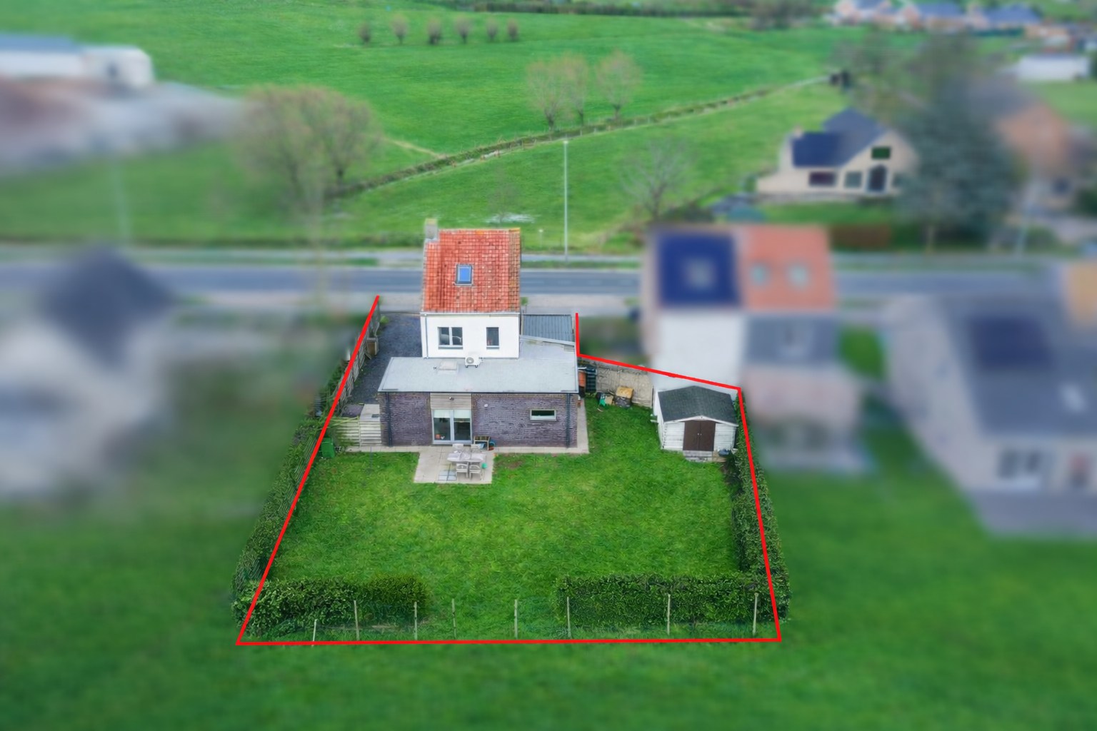 Alleenstaande woning met open zicht en mooie tuin, perceel 539 m², Torhout 