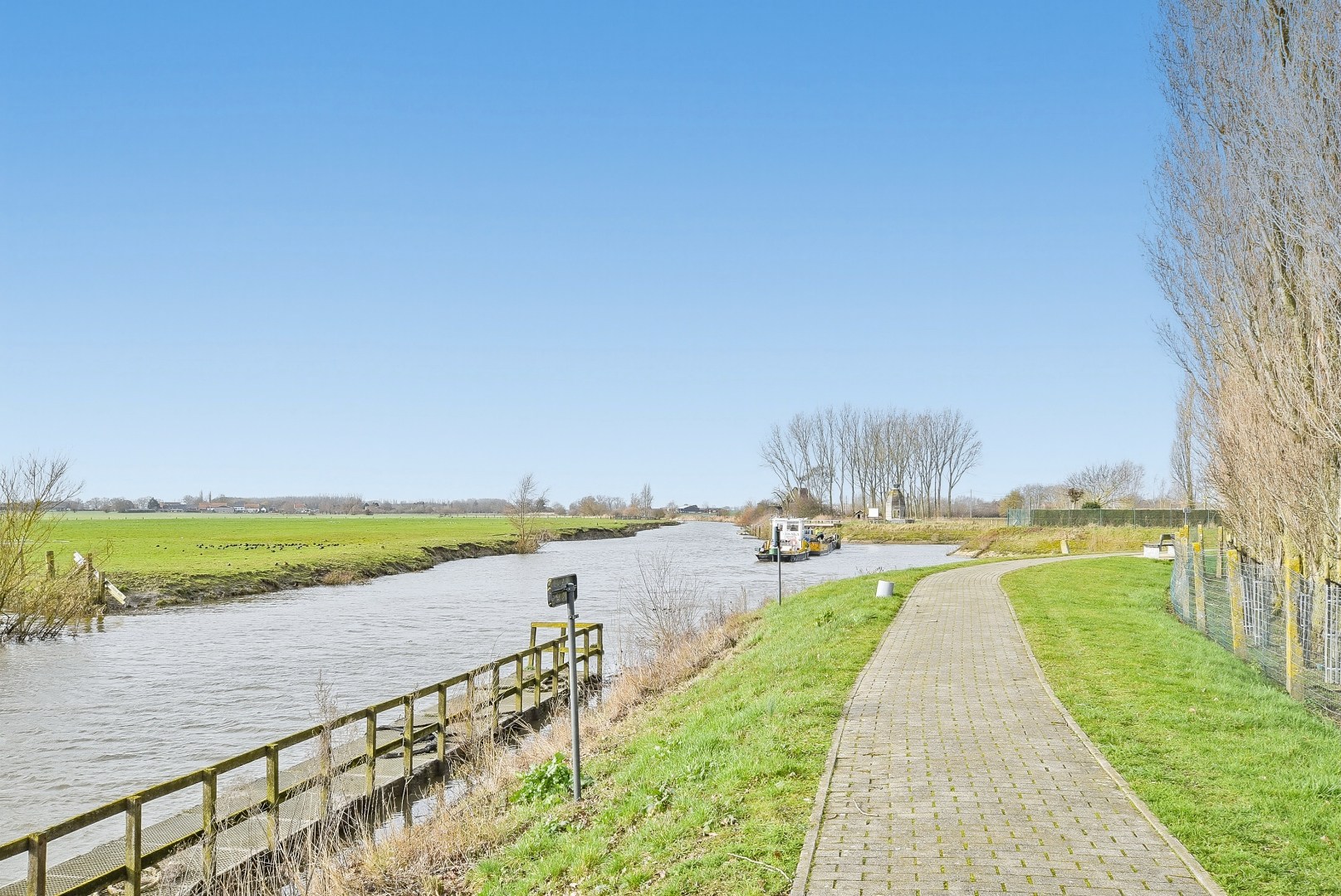 Restaurant met privéwoning en 2 B&amp;B-kamers op 4.370 m² 