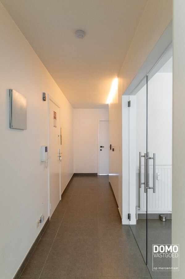 RUIM 2-SLAAPKAMERAPPARTEMENT MET TWEE TERRASSEN EN ENERGIELABEL B 