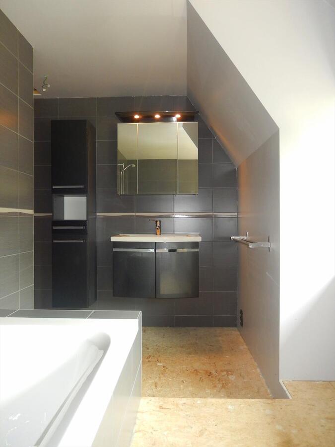 Gezellige charmante woning met garage en zonnige tuin 