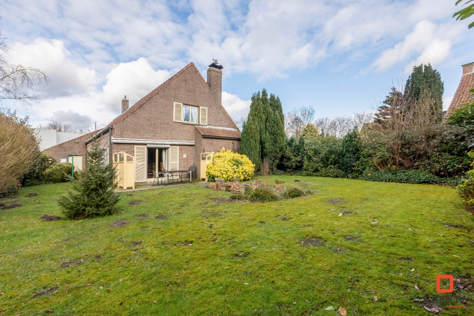 Stijlvolle villa met grote tuin 