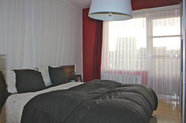 Degelijk en zonnig tweeslaapkamer-appartement, zeer gunstig gelegen 