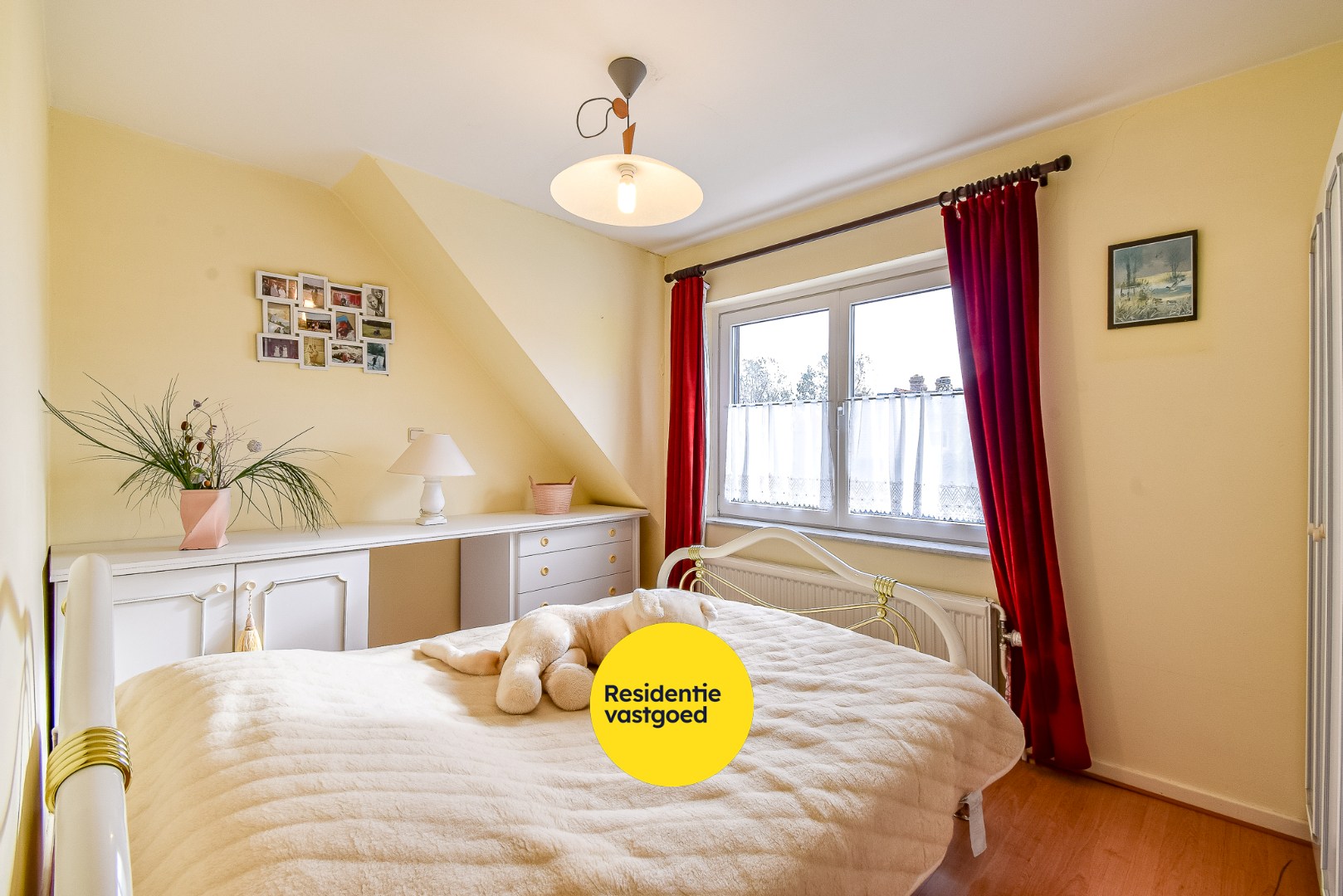 Ruime te renoveren villa op rustige ligging 