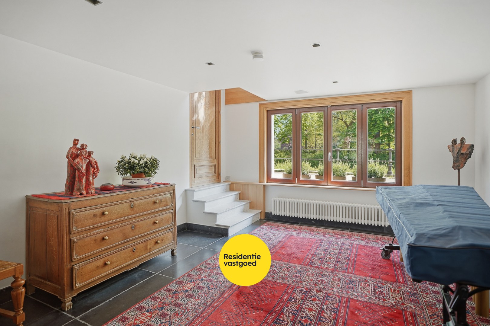 Exclusief gerenoveerd burgerhuis met zonnige stadstuin! 