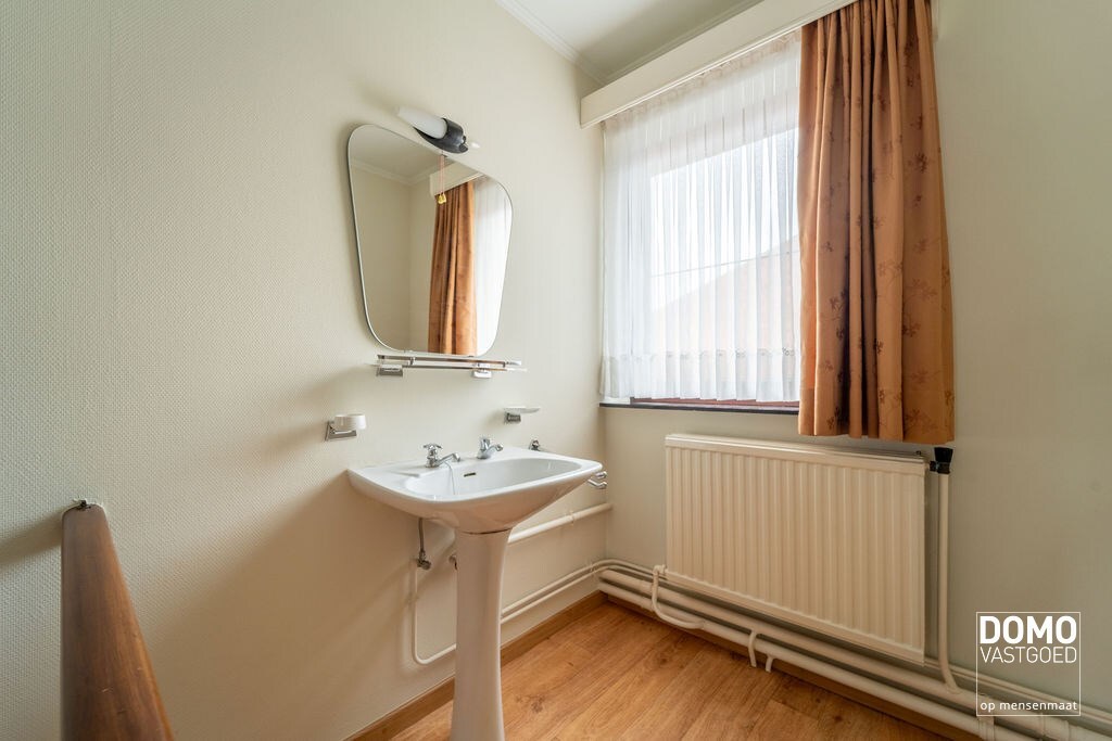 UNIEKE WONING MET 2 RUIME LOODSEN OP PERCEEL VAN 58A49CA 