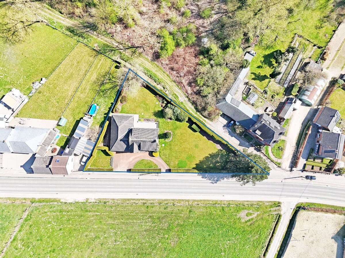 Sixties villa met opslagruimte/garage en zicht op Cotthem 