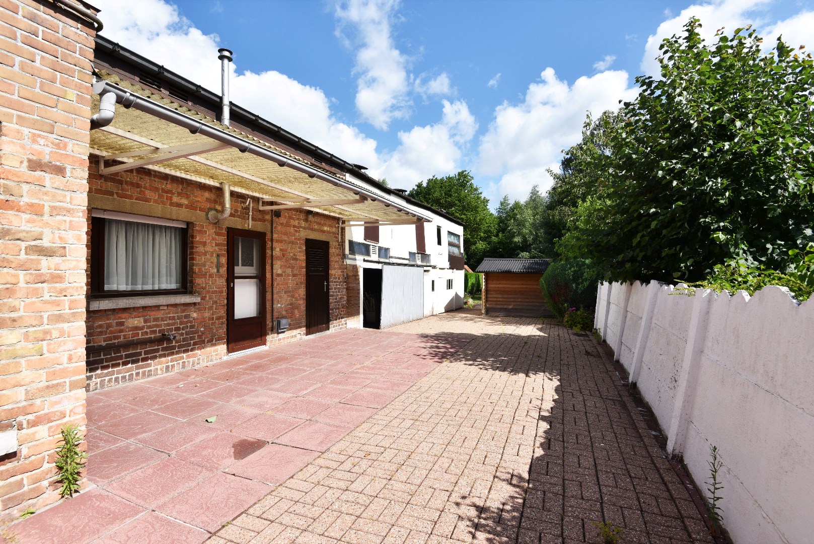 Ruime vrijstaande woning nabij Maldegem centrum 