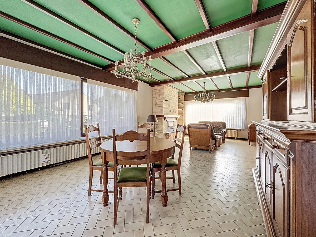 Goed onderhouden seventies bungalow op 19 are te Grimminge 