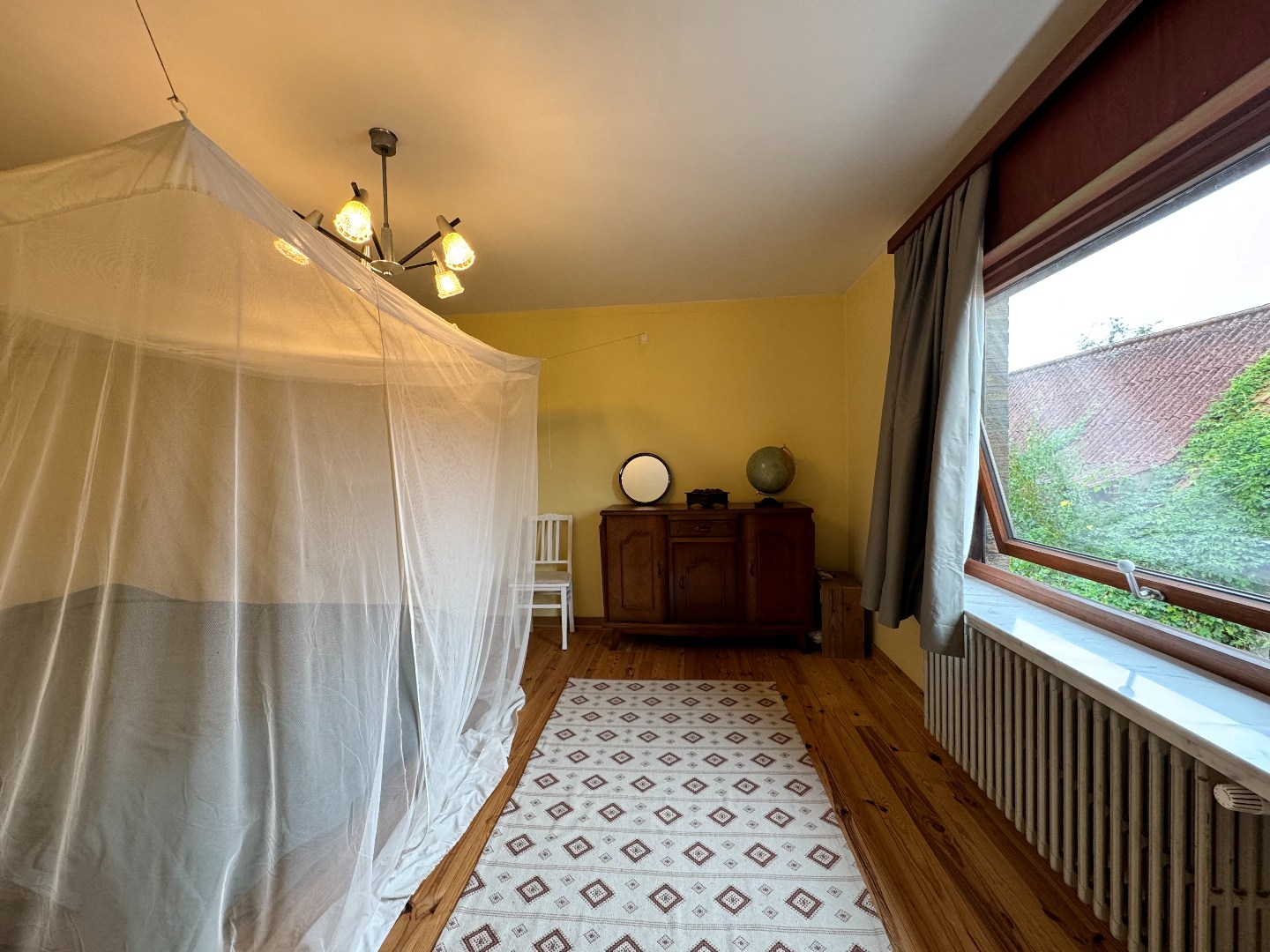 Landelijk gelegen woning met bijgebouwen op 3.850 m². 