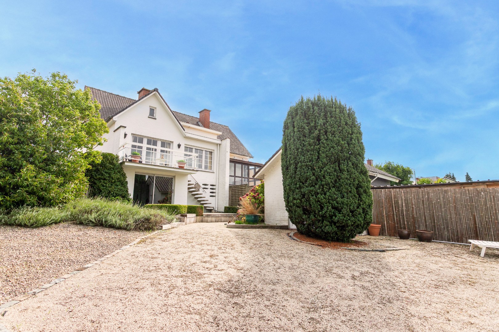 Solide woning (EPC:C) met 3 slpk, tuin en ruime garage 