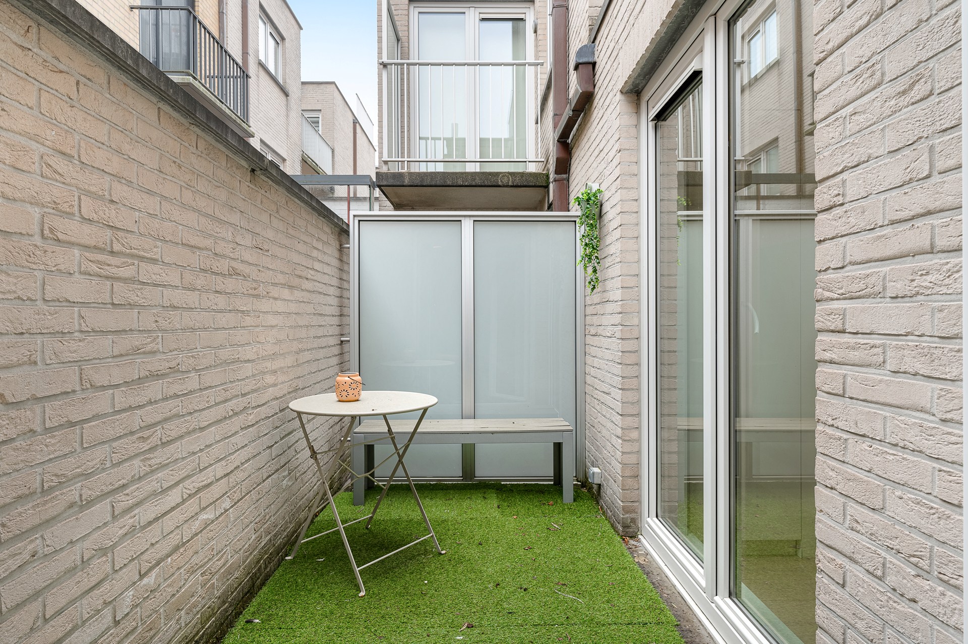 Appartement confortable avec 2 chambres dans un bâtiment récent, situé au centre de l'avenue Fincentlaan à Knokke. 