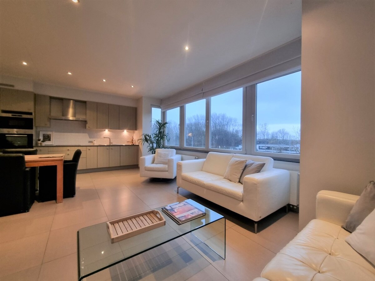 Knap appartement met open zicht te Heist 