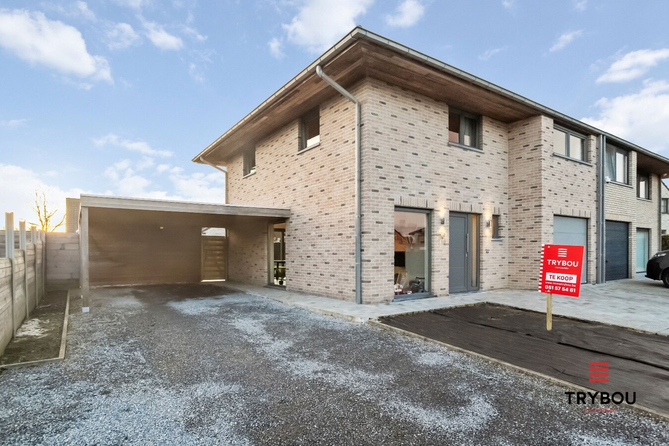 Instapklare halfopen woning met 3 slaapkamers en garage te Houthulst 