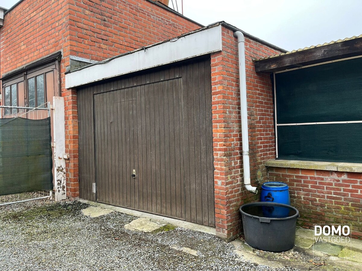 RUIME HALFOPEN WONING MET 3 SLAAPKAMERS IN LUMMEN 