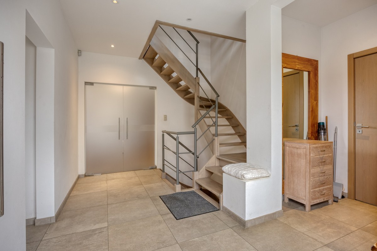 Ruime gerenoveerde villa met 5 slaapkamers en 2 badkamers, tuin en garage in Kessel-Lo, EPC-waarde 285 kWh/m² 