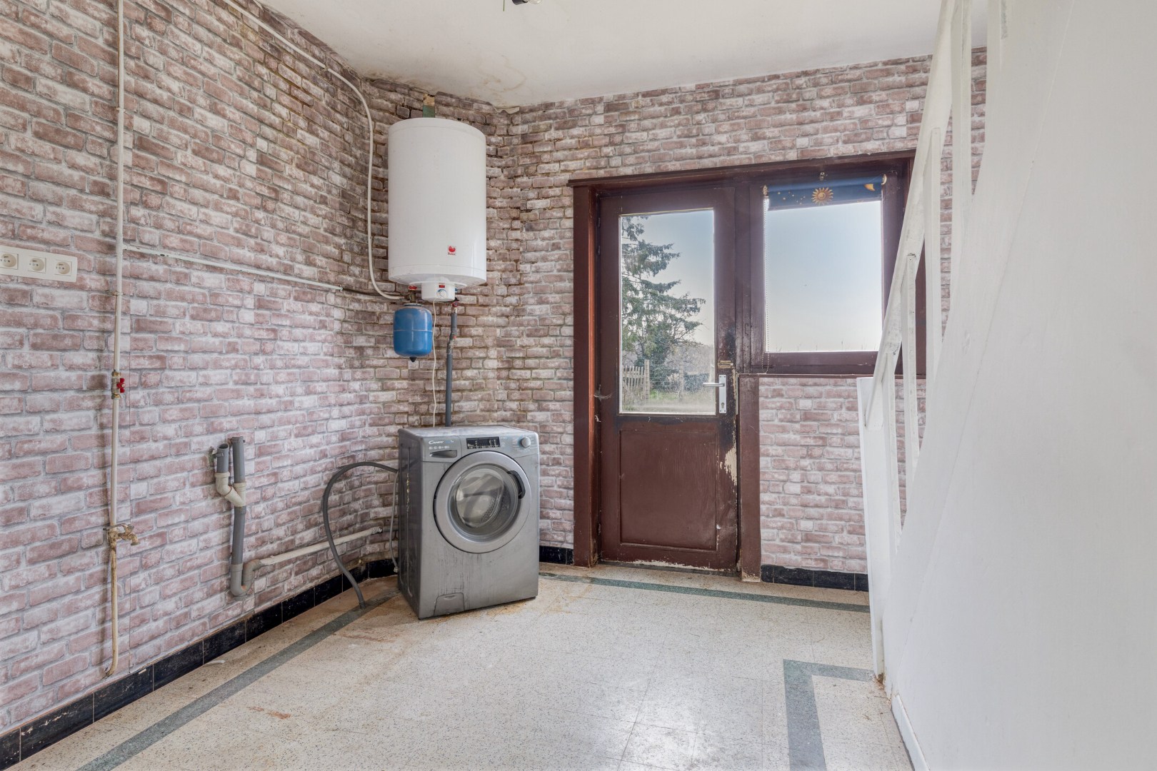 Te renoveren woning in een landelijk gebied in Geel op een perceel van 9.334m² 