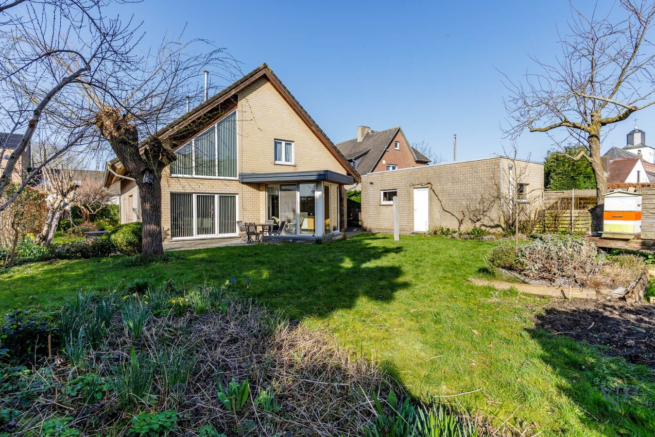 Tijdloze villa met praktijkruimtes 