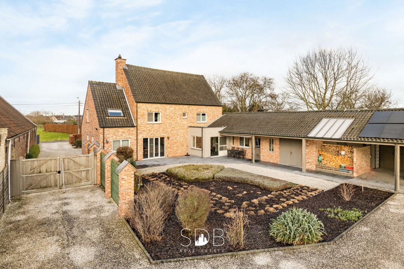 Prachtige landelijke woning met gezinstuin op 1.668m². 