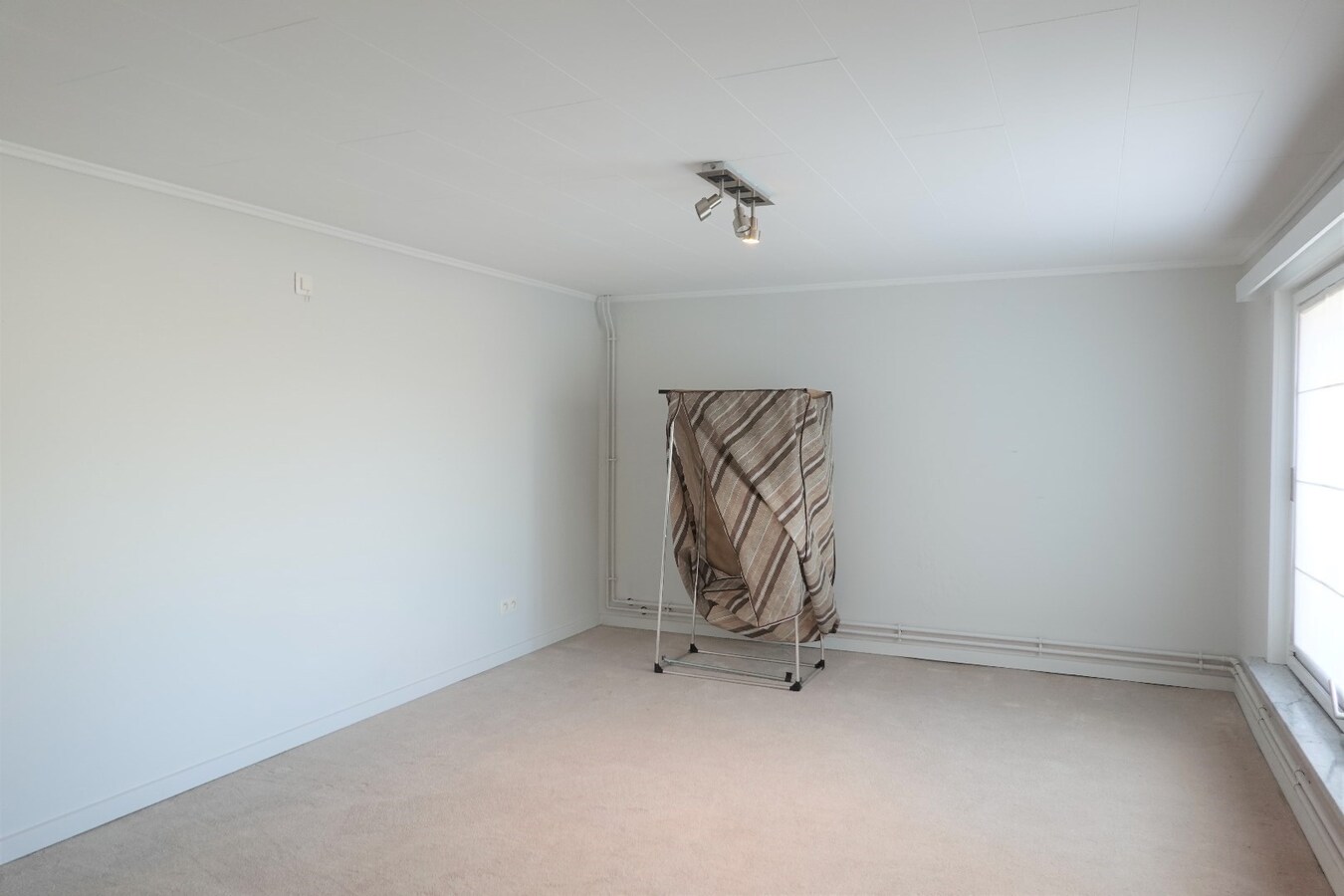 Ruim appartement in het centrum van Eernegem 