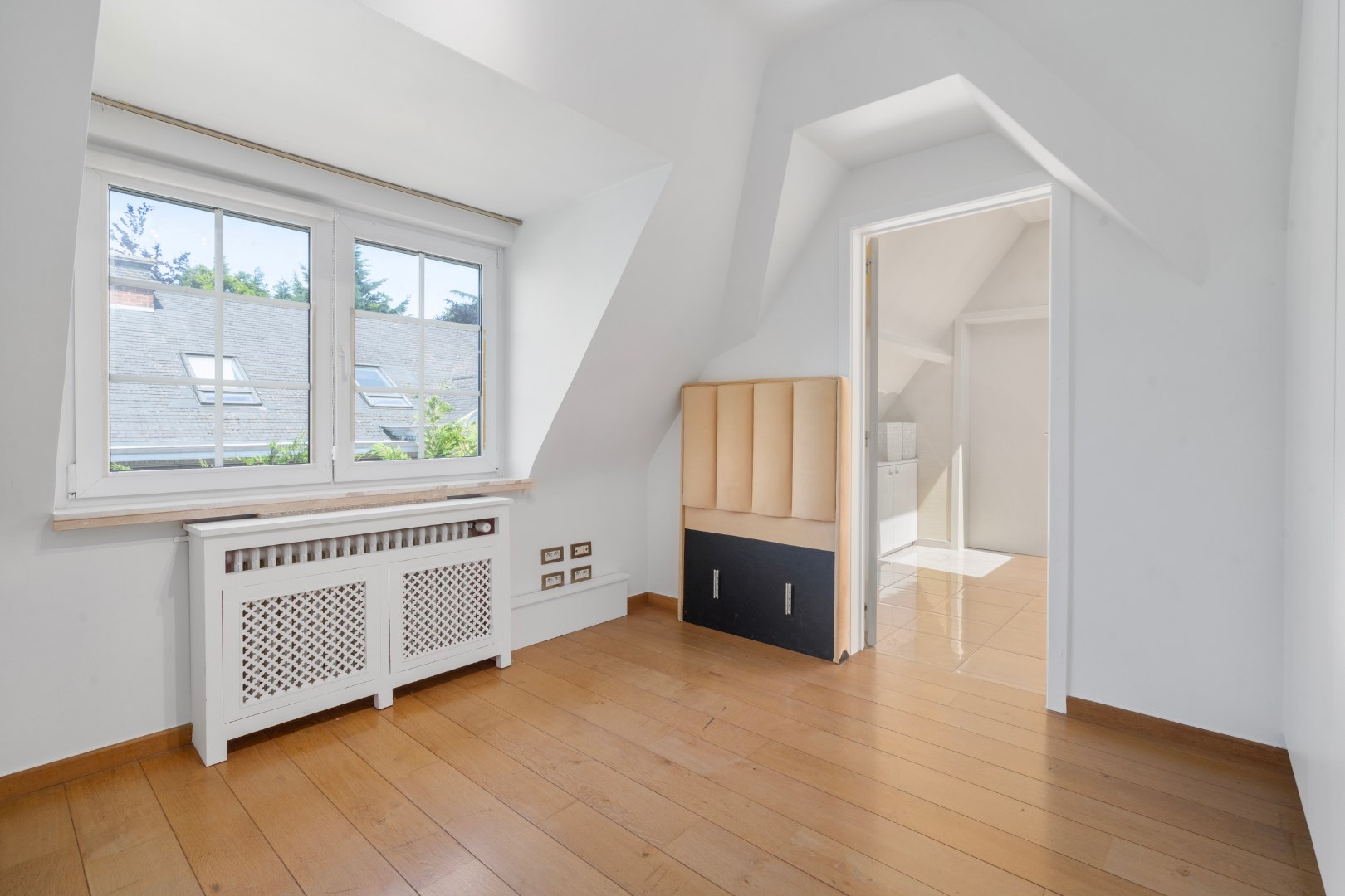 Stijlvolle villa met 5 slaapkamers op mooi perceel van 1325m² 