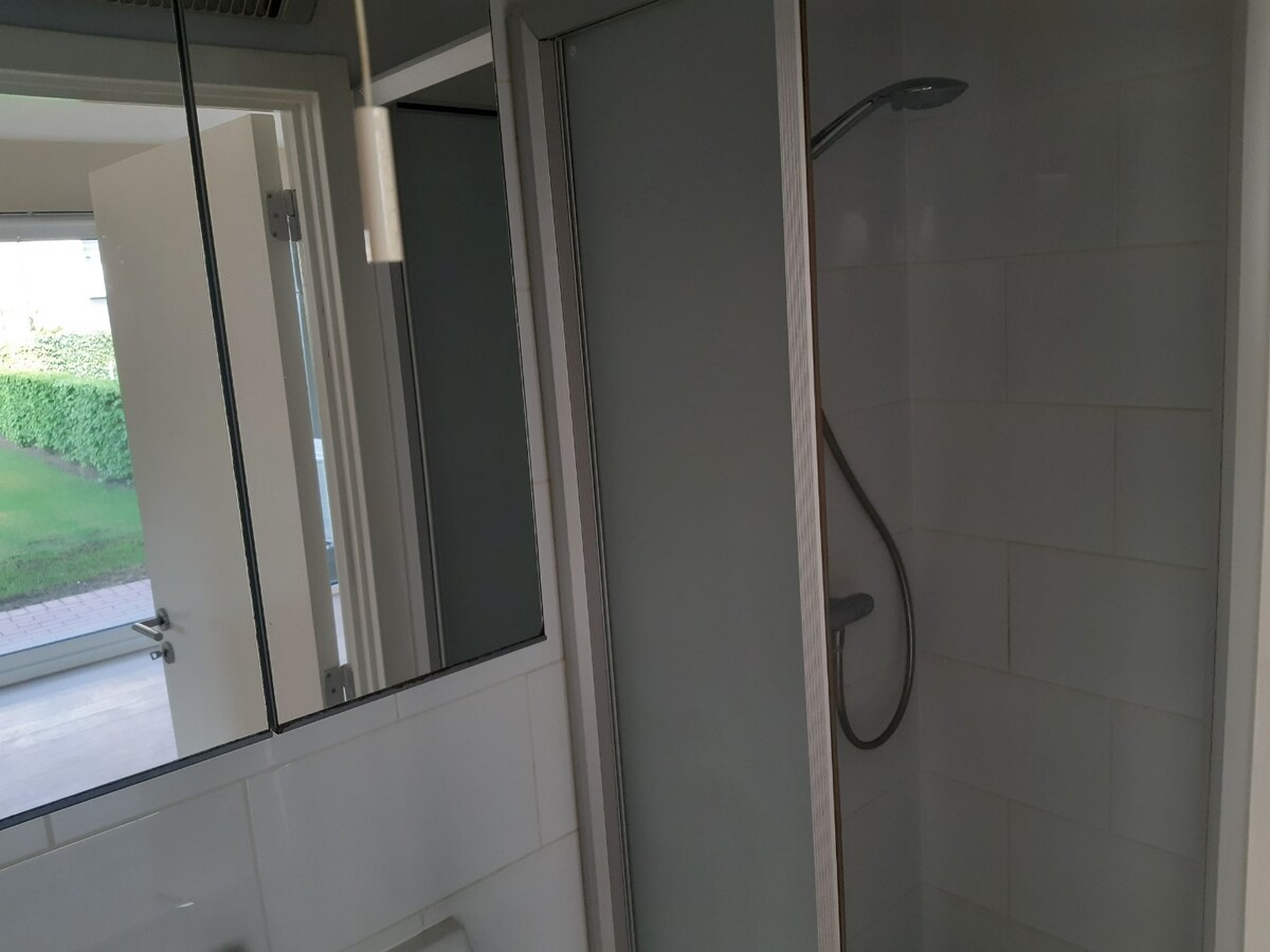 Aangename studio nabij Station (in t groen met terras). 