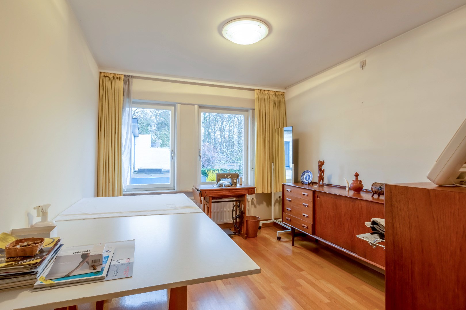 VERKOCHT --- HOB met garage en tuin te Mariakerke 