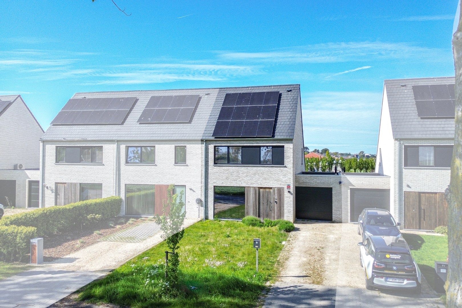 Moderne en energiezuinige halfopen bebouwing (2020) met 4 slaapkamers in Vosseslag, De Haan 