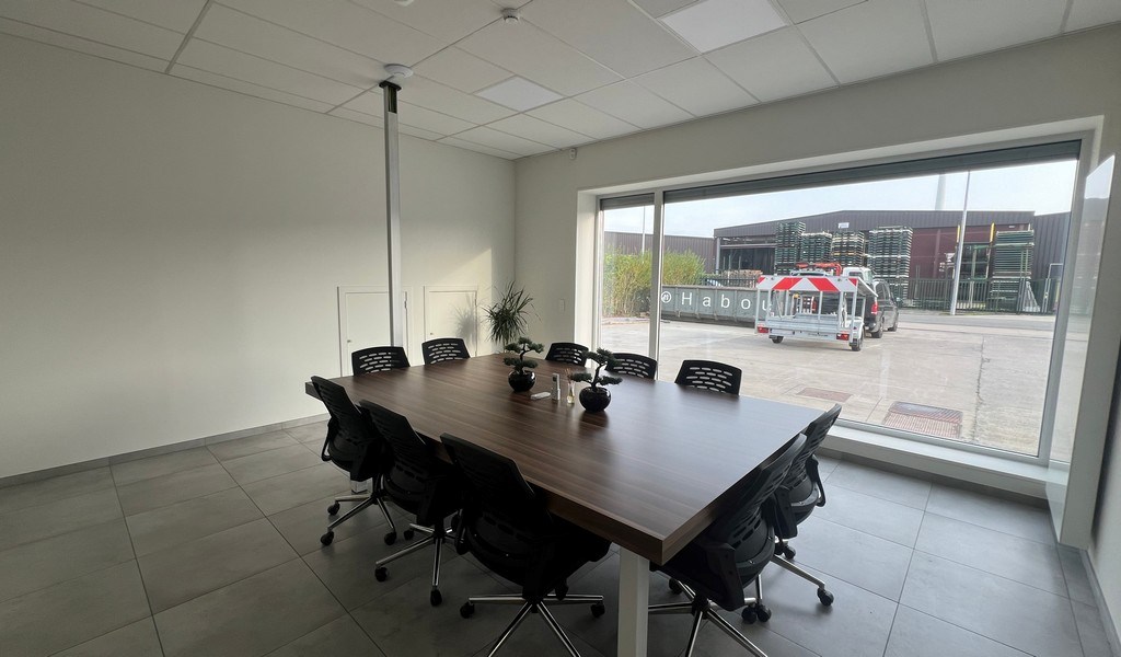 Bedrijfspand te koop in industriezone Hoogveld te Dendermonde