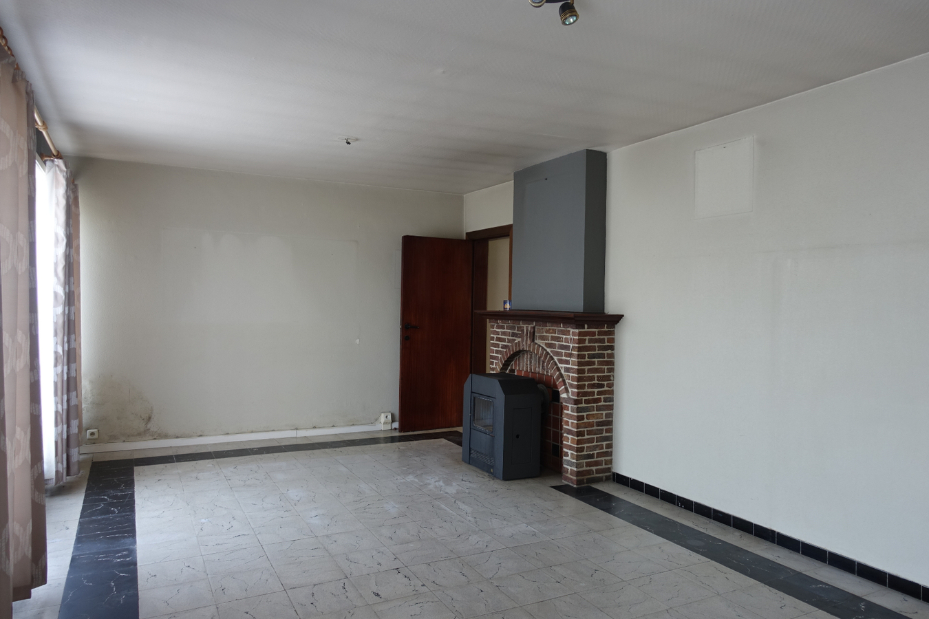 Unieke vastgoedaanbieding aan op- en afrit E40 Jabbeke 