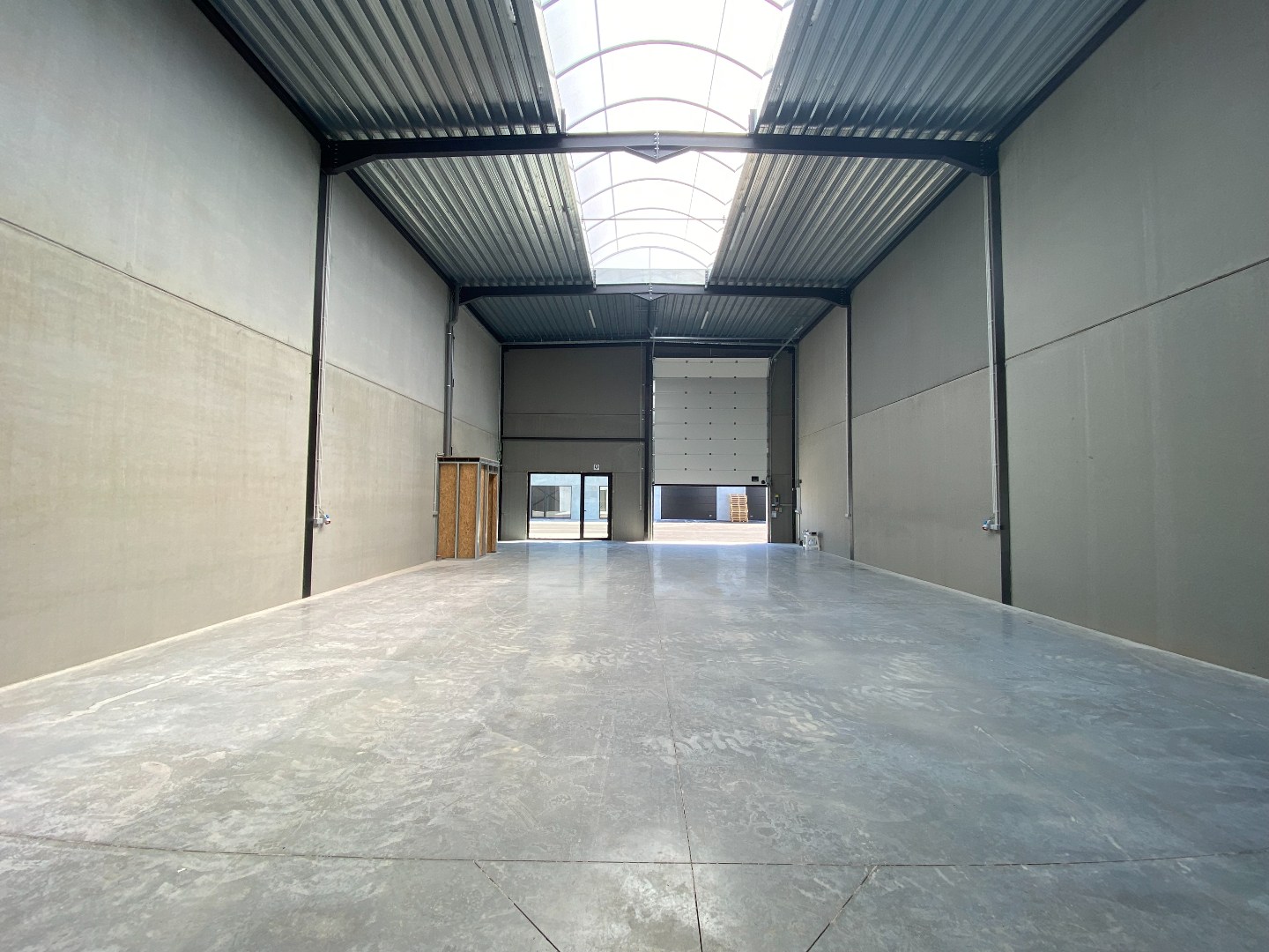 Te huur  – KMO-unit / Magazijn in Sint-Eloois-Vijve 