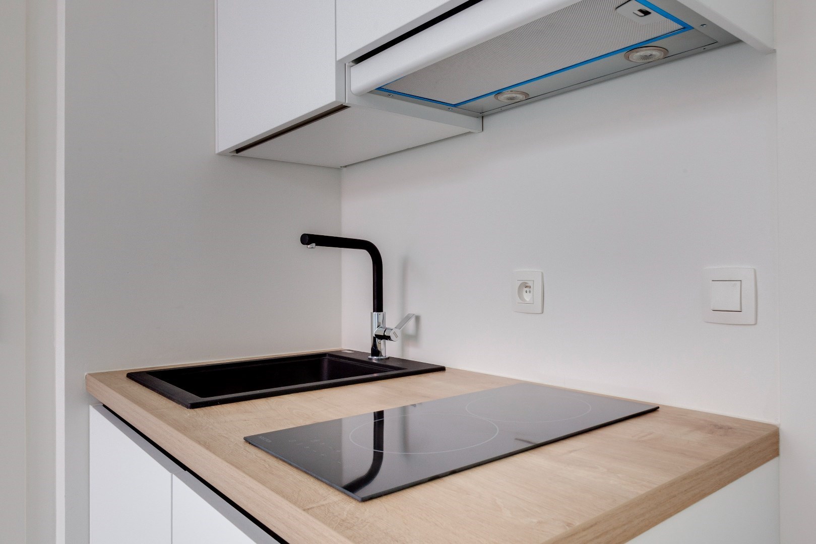 2 Studio's nabij de Zuid en Sint -Annaplein. (500 &amp; 550 euro ) 