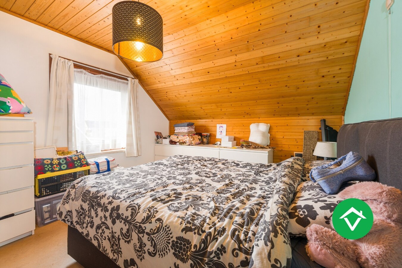 Alleenstaande woning met 5 slaapkamers en garage te Koekelare 