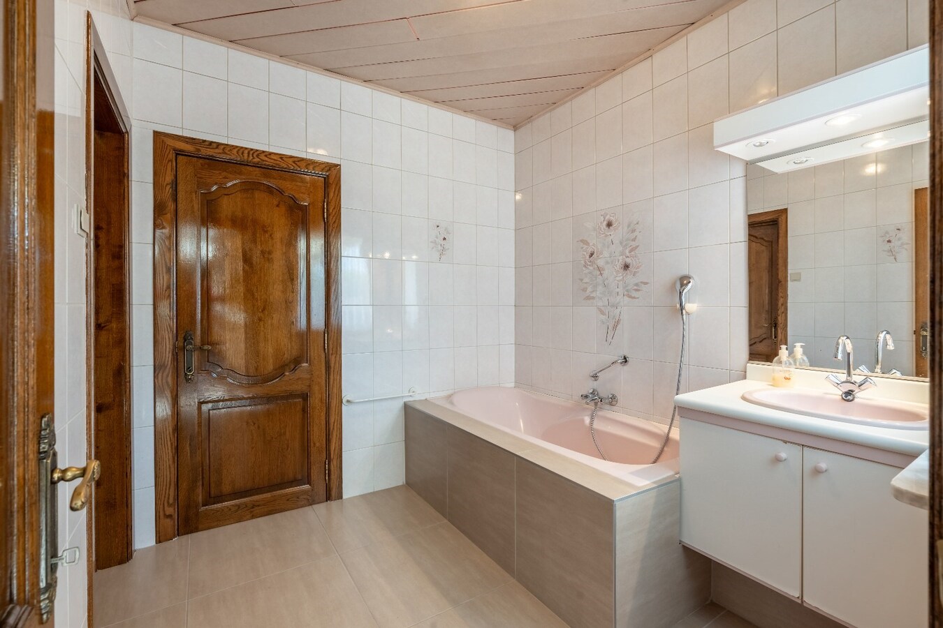 Ruime woning drie slaapkamers 