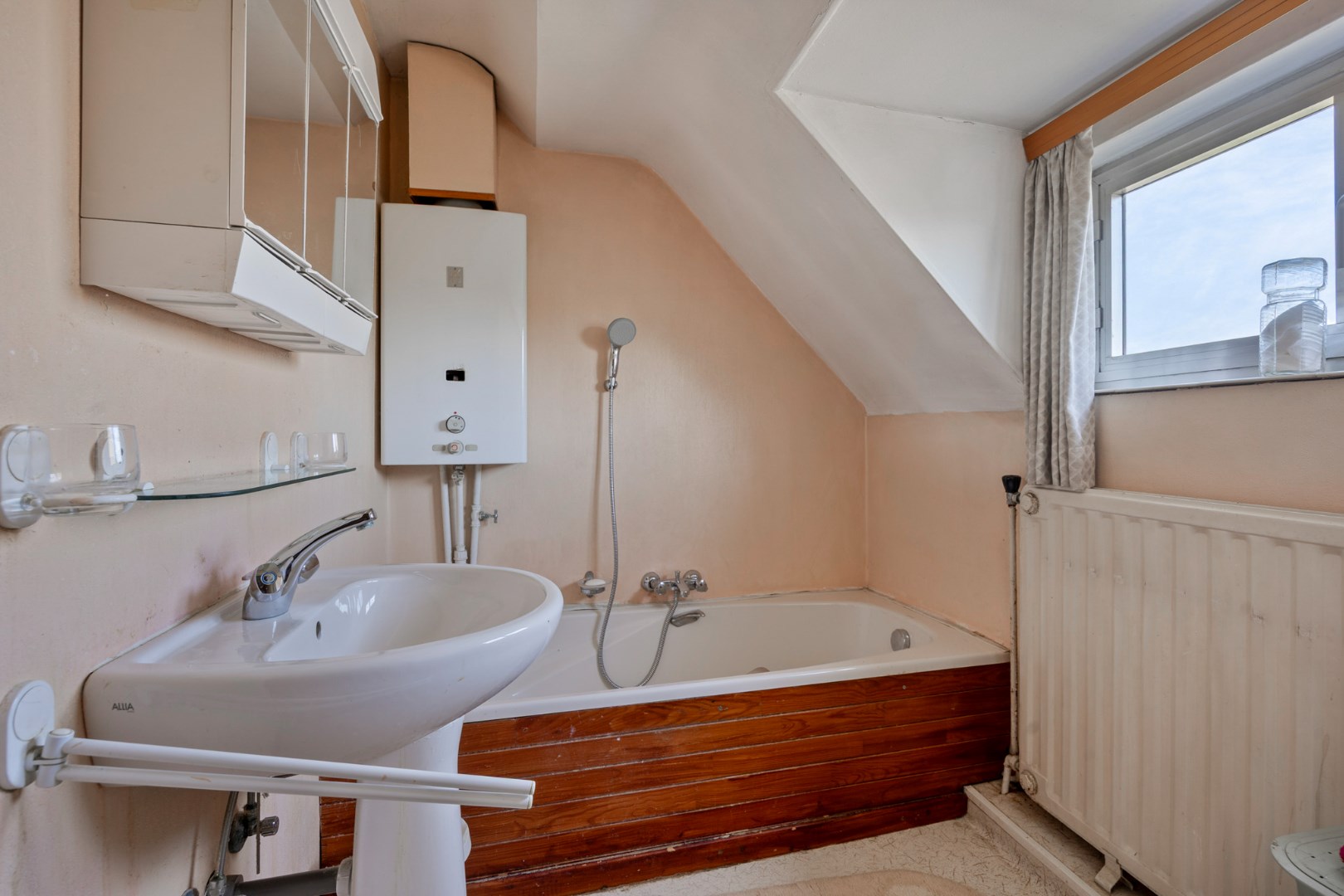 WONING met 3 kamers, garage en atelier 1640 SINT-GENESIUS-RODE 