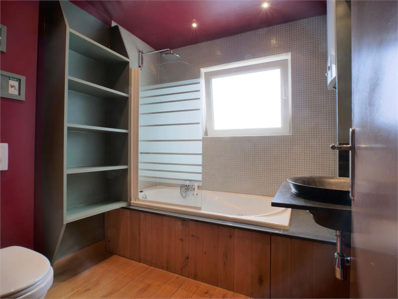 VERKOCHT!! Schitterende, lichtrijke en rustig gelegen burgerwoning te Wondelgem te koop! 