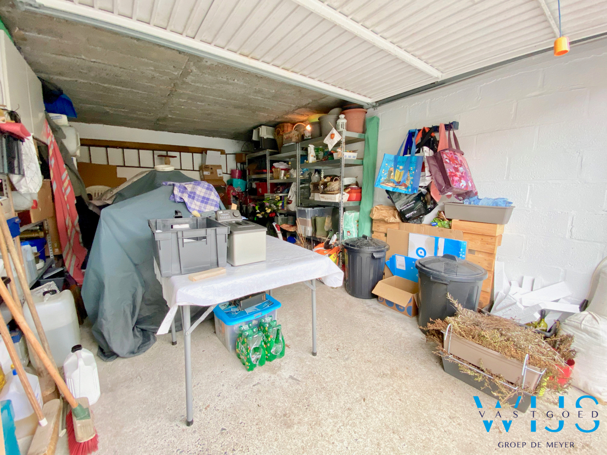 Instapklare &amp; gezellige woning met garage in hartje Eeklo! 