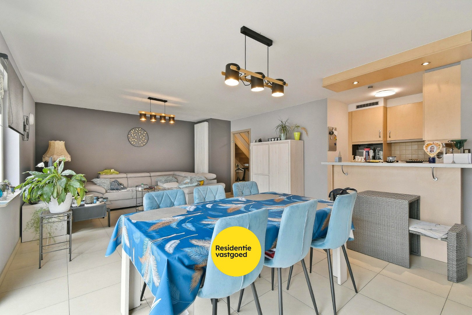Duplex-appartement in rustige residentie met twee slaapkamers en terras 