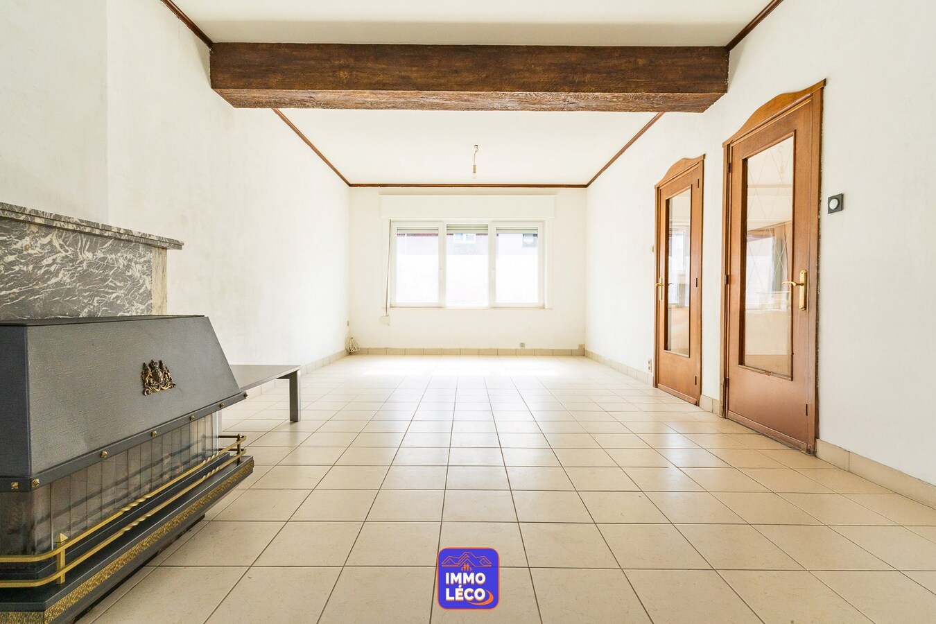 Maison 3 façades avec grand jardin et beaux volumes. 